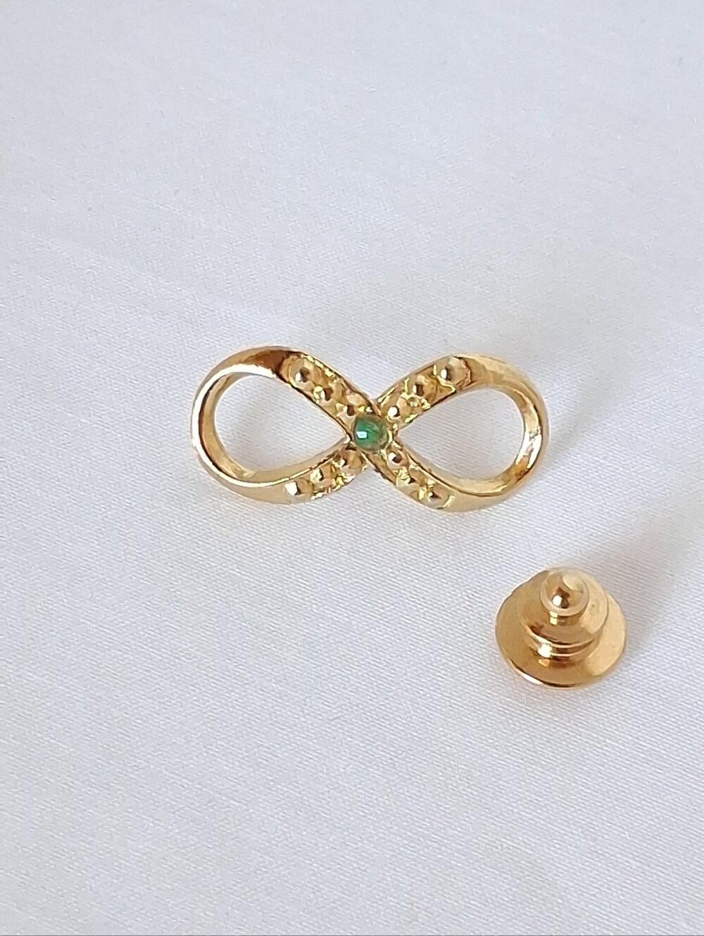 Hattie Carnegie | Vintage | Infinity Lapel Pin